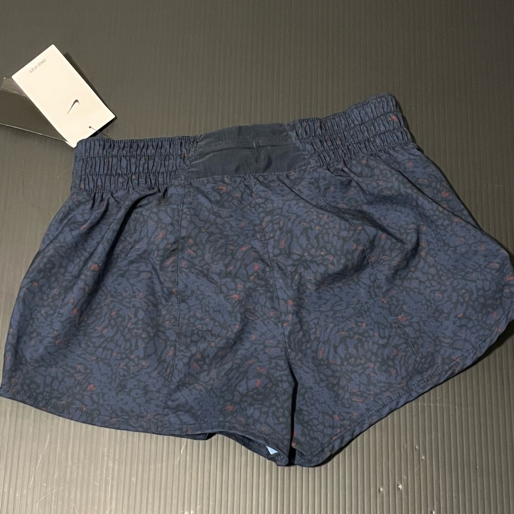 Nike shorts - Picture 2 of 2